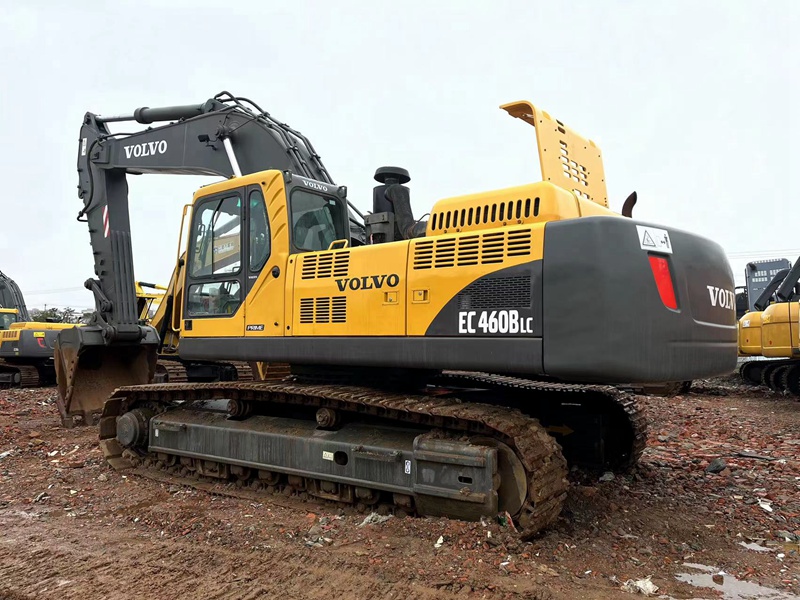 EXCAVATOR SAFETY TIPS: BEFORE, DURING AND AFTER OPERATION