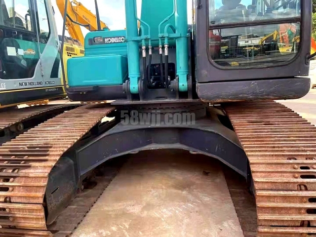 Kobelco SK200-8 