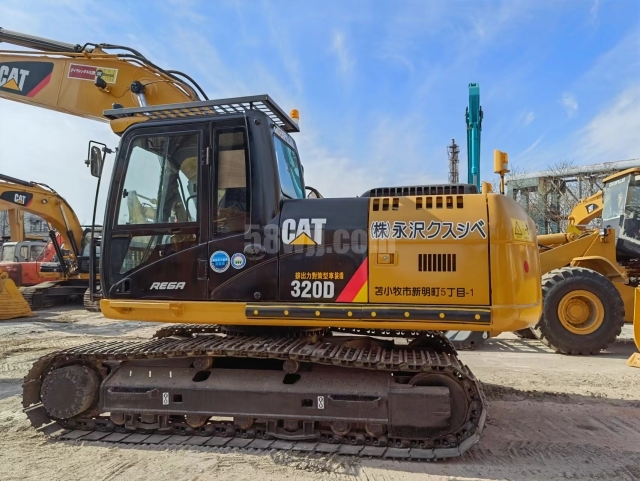 Caterpillar 320D2 