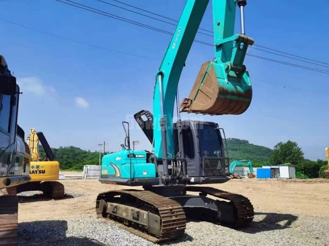 Kobelco 200D