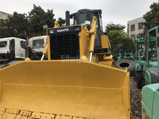 KOMATSU D85-21