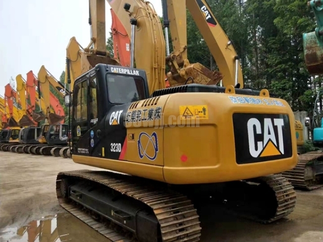 Caterpillar 323D 