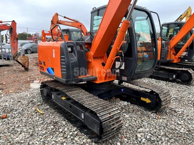 Hitachi ZX70 