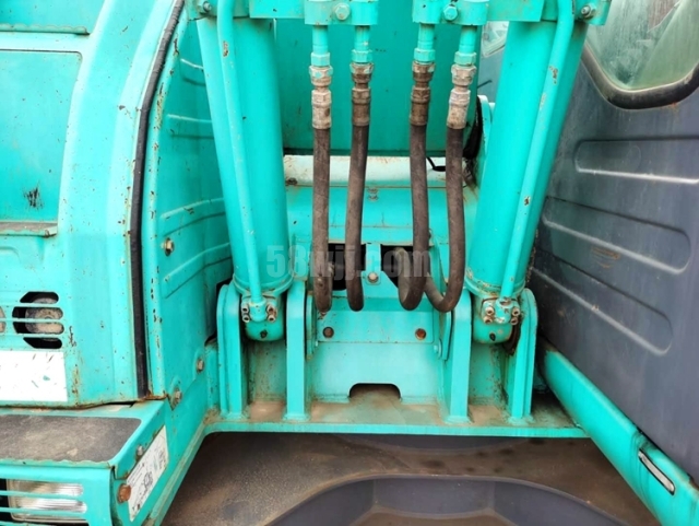 Kobelco SK135SR 