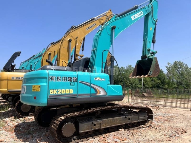 Kobelco SK200-8 