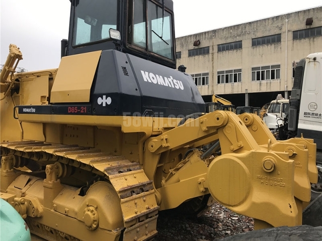 KOMATSU D85-21