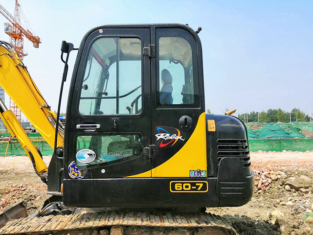 Hyundai R60-7 