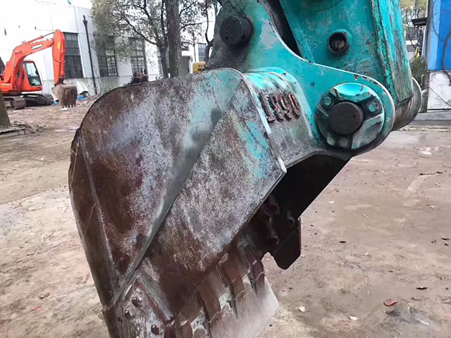 Kobelco SK200-8 