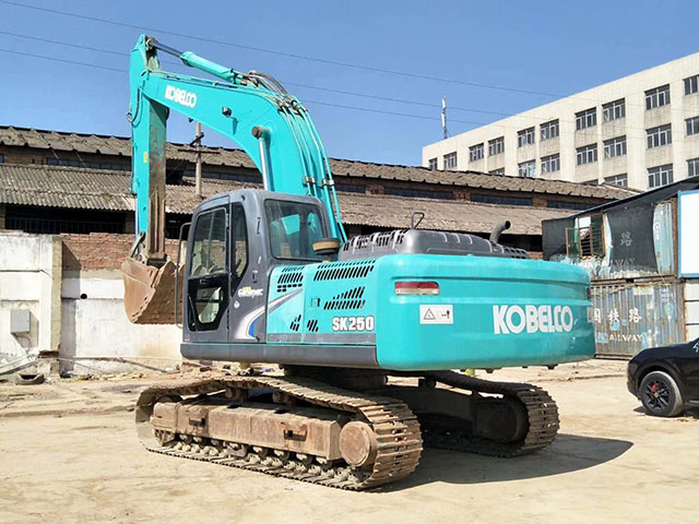 Kobelco SK250-8 