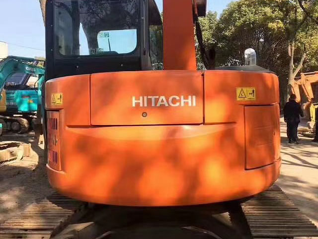 Hitachi ZX75 