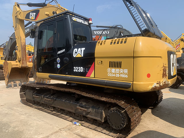 Caterpillar 323D 