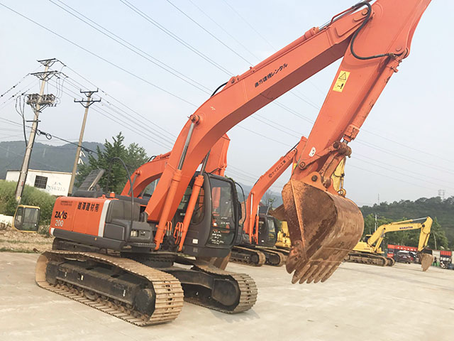 Hitachi ZX200 