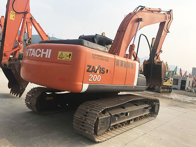 Hitachi ZX200 