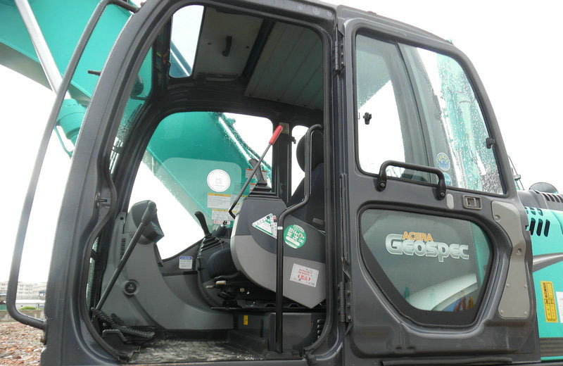 Kobelco SK200-8 