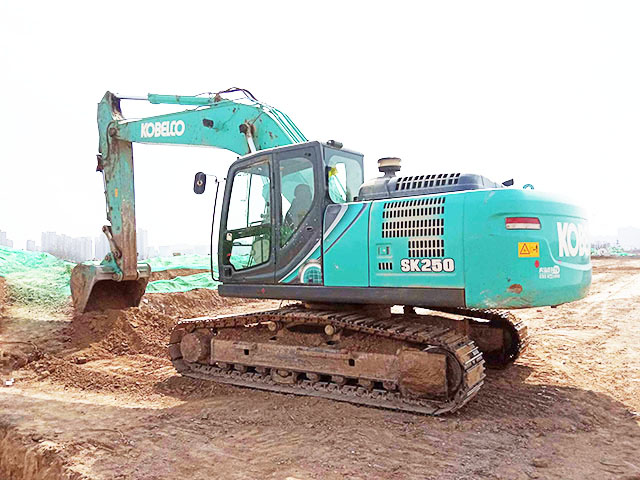 Kobelco SK250-10 