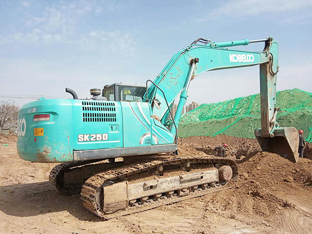 Kobelco SK250-10 