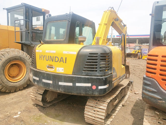 Hyundai R80 